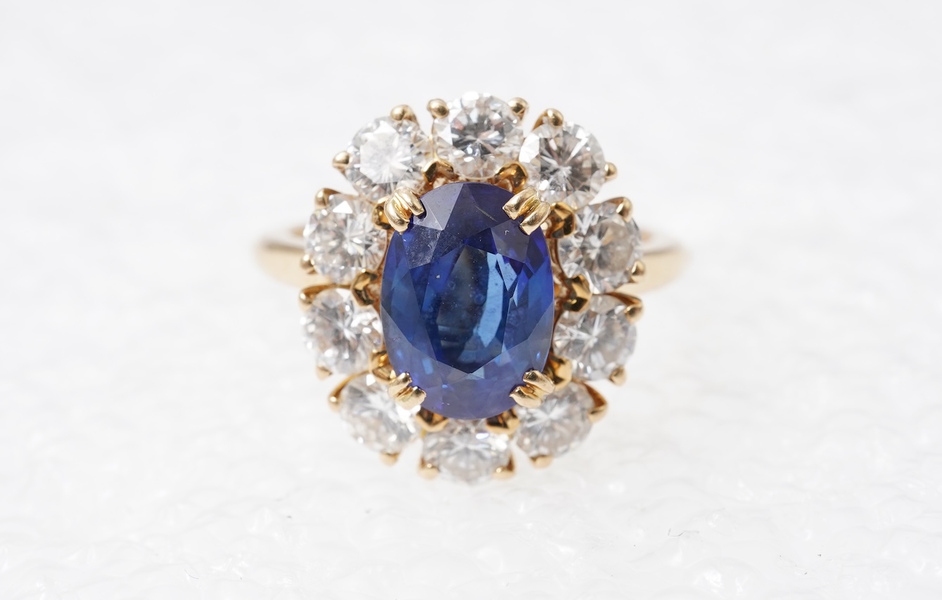 Monture Mauboussin, a sapphire and diamond cluster ring